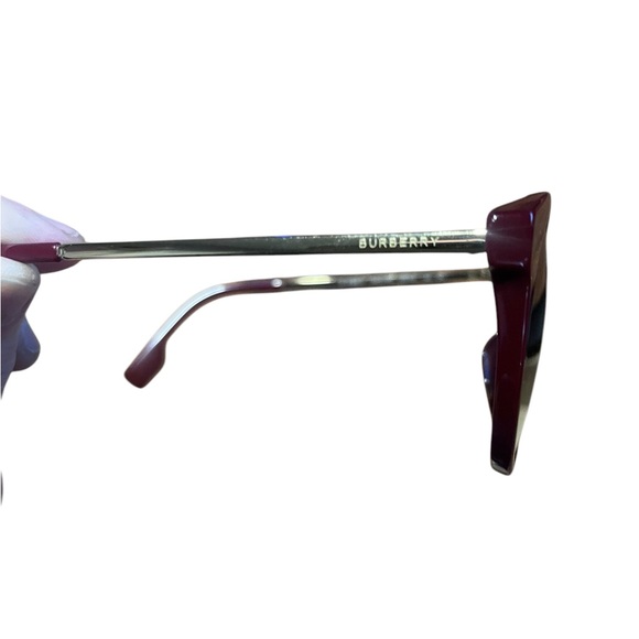 🤩NEW ITEM Burberry Sunglasses full inclusion! - Picture 6 of 11